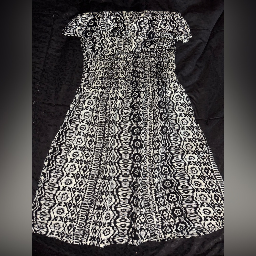 Feathers Black and White Maxi Dress